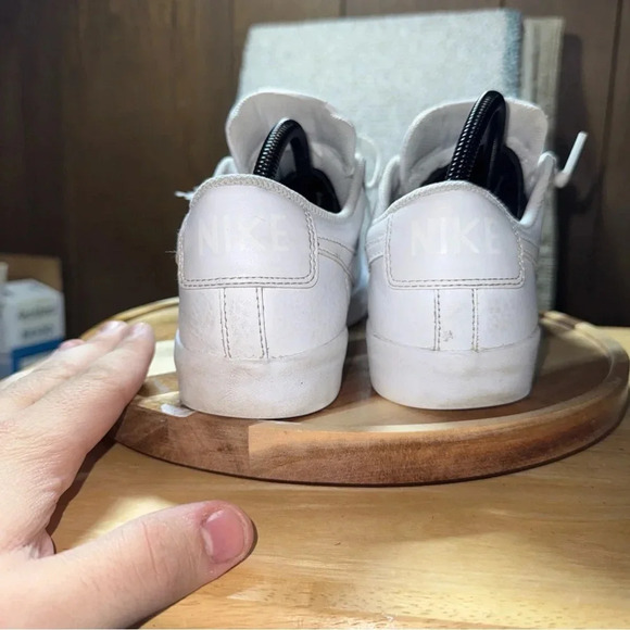 Blazer Low LE 'Triple White'  AQ3597-100 Men Size 9 - Picture 2 of 7